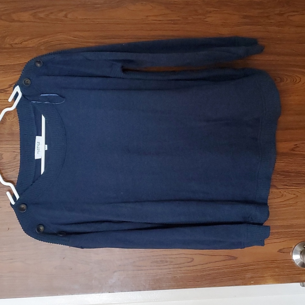 Lightweight sweater